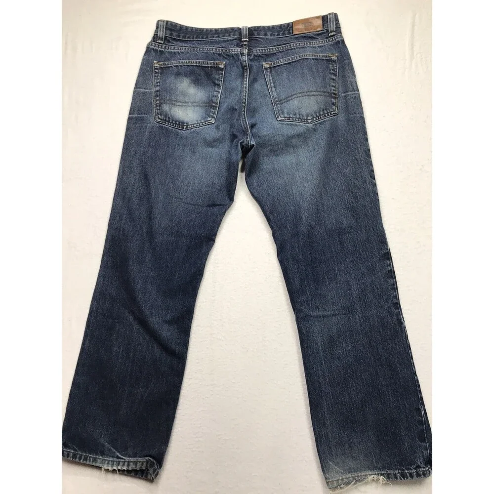 Tommy Hilfiger are size from